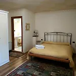 Ernestina 4*