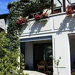 Ernestina 4* Miane