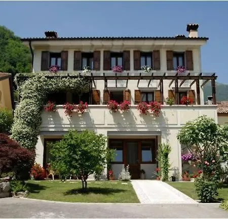 Couette-café Ernestina 4*