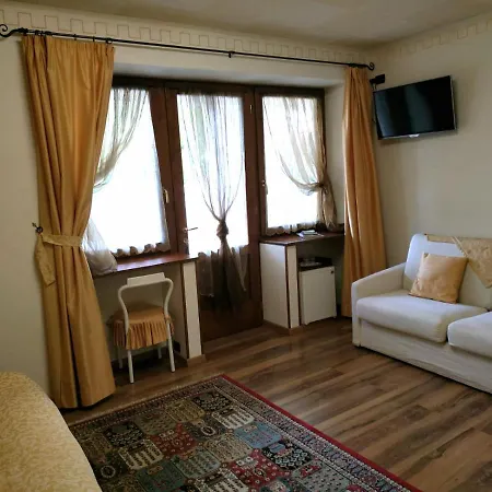 Ernestina 4*