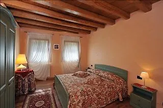 Ernestina 4*