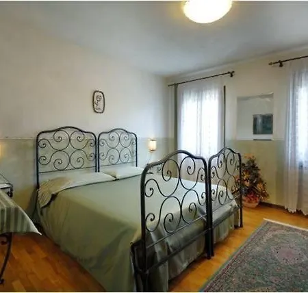 Ernestina 4* Miane